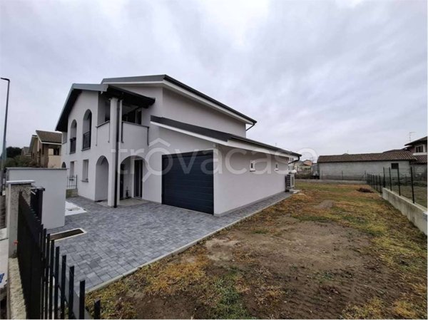 casa indipendente in vendita a Borgolavezzaro