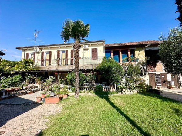 casa indipendente in vendita a Borgolavezzaro