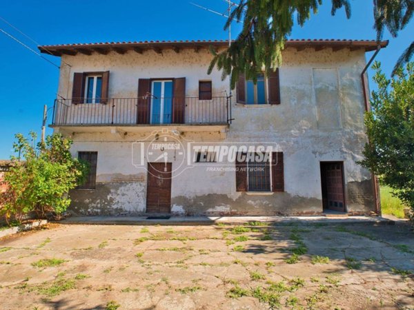 casa indipendente in vendita a Borgolavezzaro