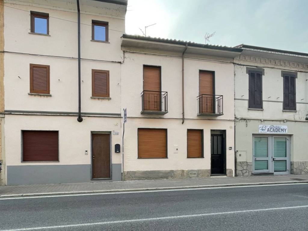casa indipendente in vendita a Borgolavezzaro