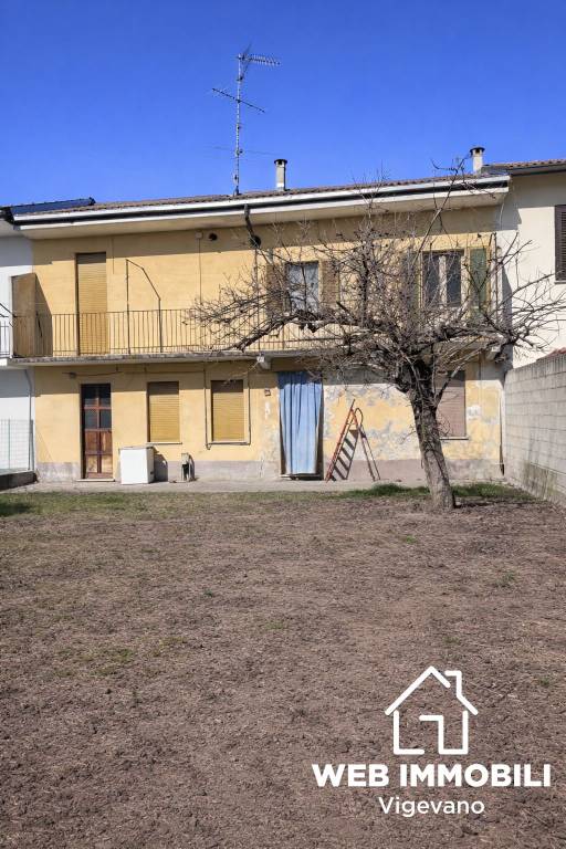 casa indipendente in vendita a Borgolavezzaro