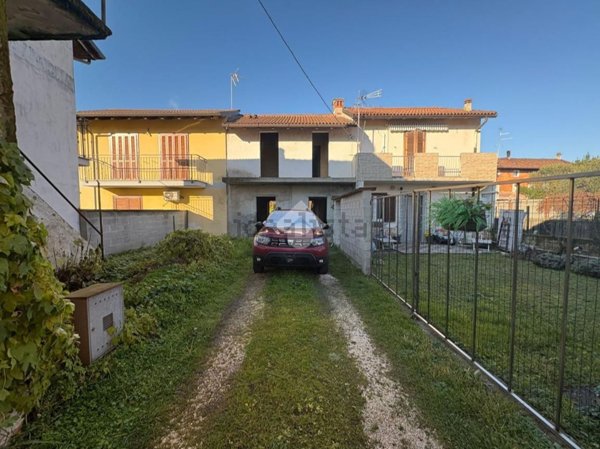 casa semindipendente in vendita a Borgolavezzaro