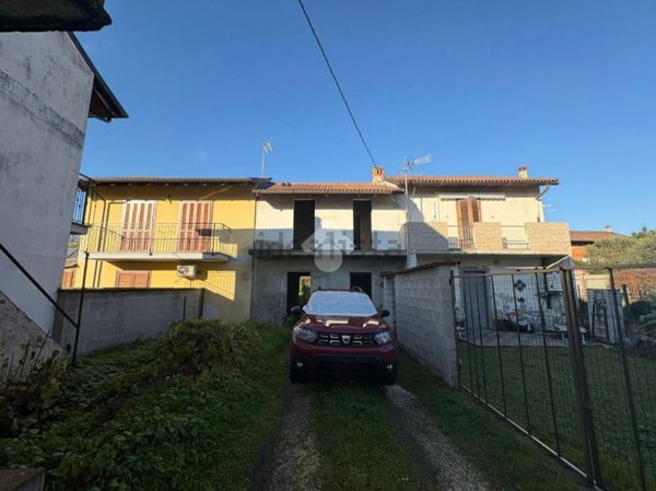 casa indipendente in vendita a Borgolavezzaro