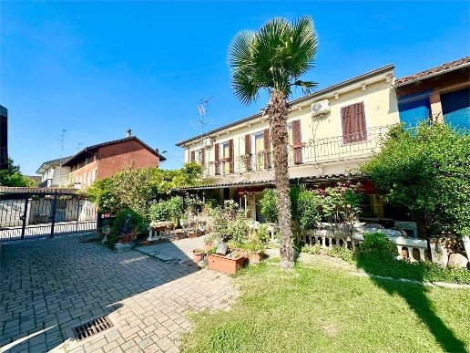 casa indipendente in vendita a Borgolavezzaro