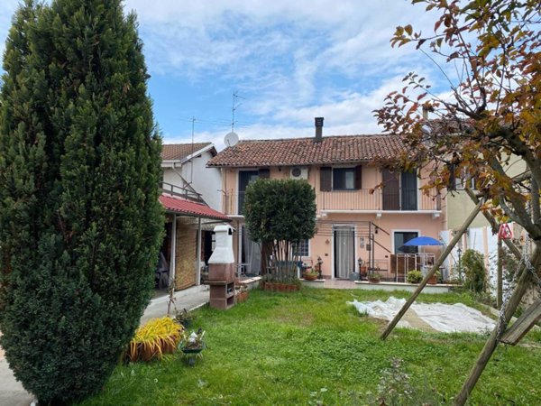 casa indipendente in vendita a Borgolavezzaro