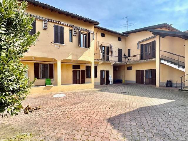 casa indipendente in vendita a Borgolavezzaro
