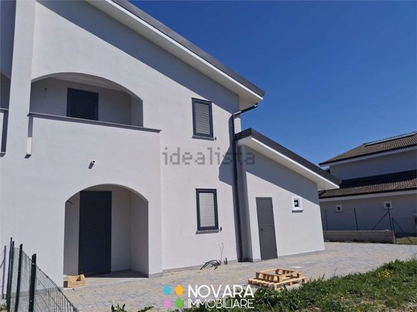 casa indipendente in vendita a Borgolavezzaro