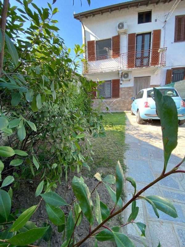 casa indipendente in vendita a Borgolavezzaro