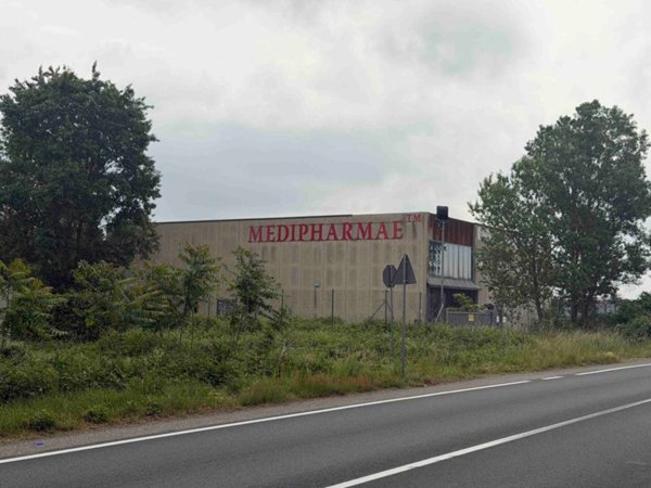 locale commerciale in vendita a Borgolavezzaro