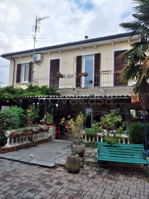 casa indipendente in vendita a Borgolavezzaro