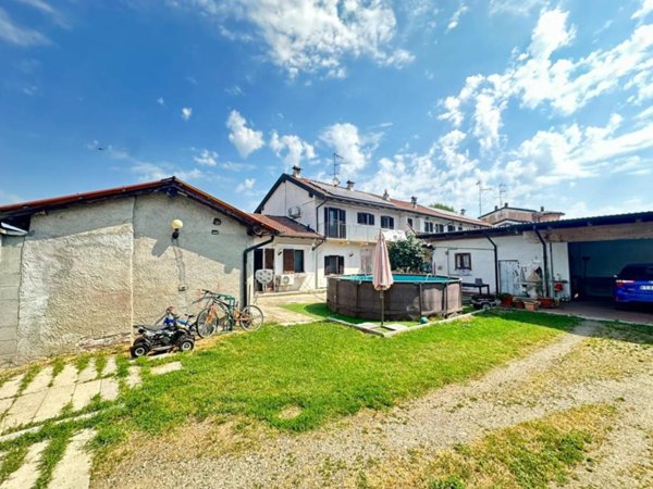 casa indipendente in vendita a Borgolavezzaro