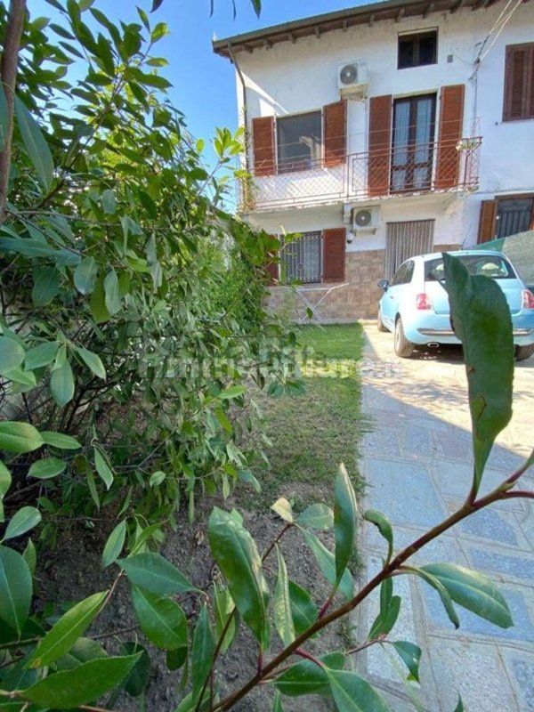 casa indipendente in vendita a Borgolavezzaro