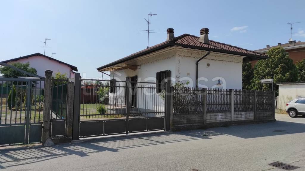 casa indipendente in vendita a Borgolavezzaro