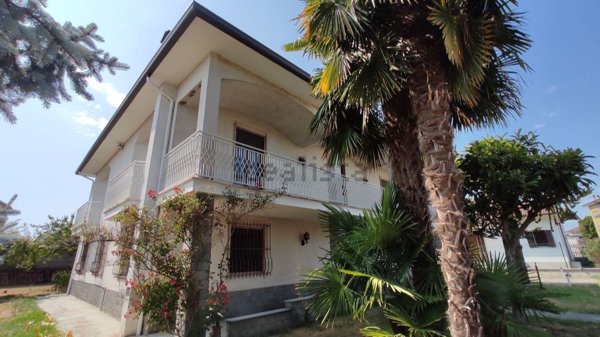 casa indipendente in vendita a Borgolavezzaro