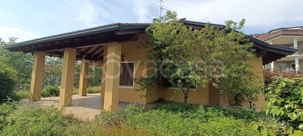 casa indipendente in vendita a Borgomanero