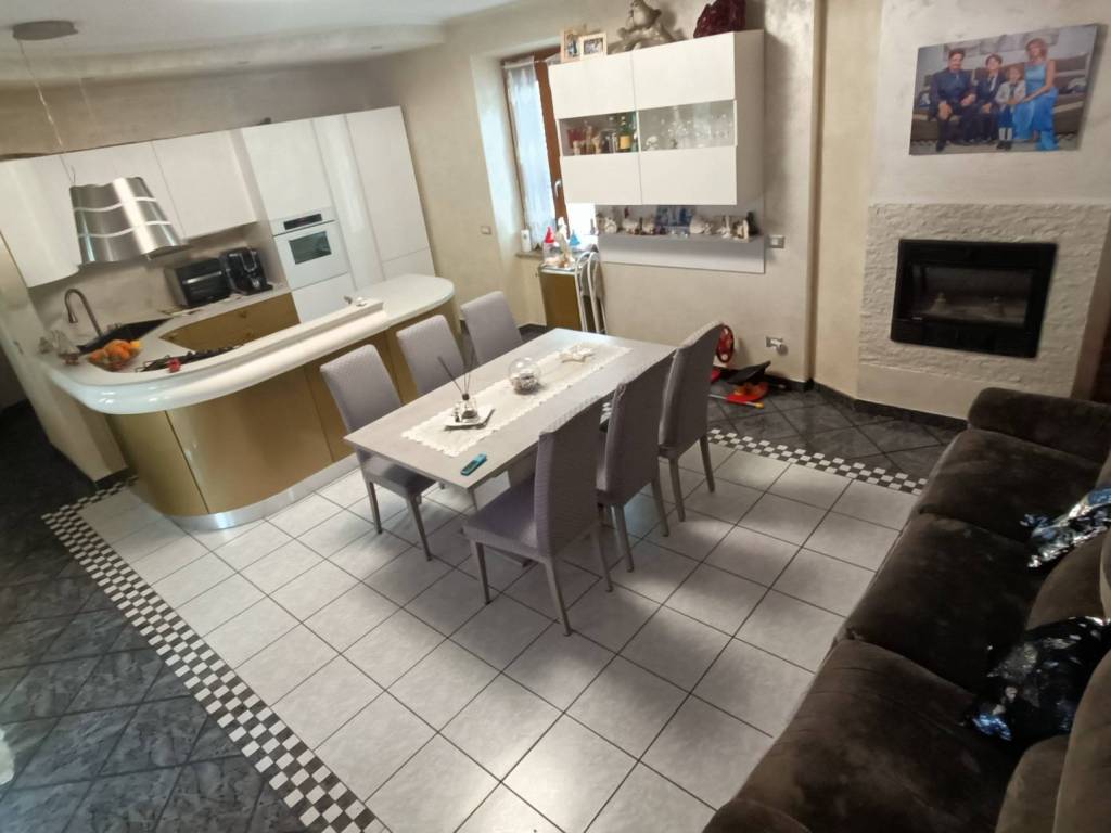 appartamento in vendita a Borgomanero