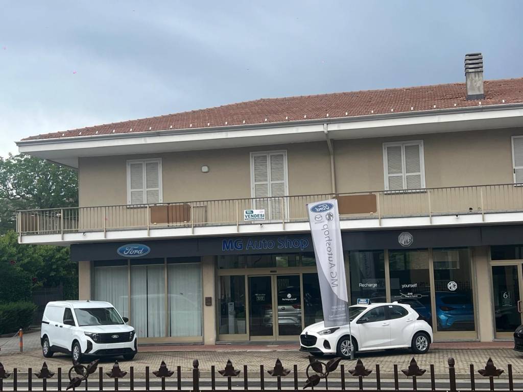 negozio in vendita a Borgomanero