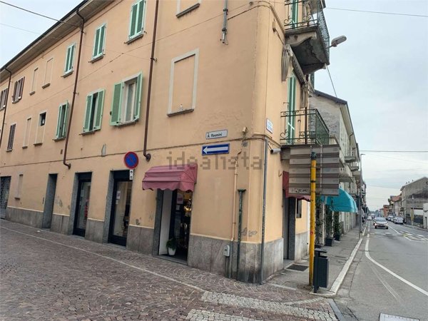 locale commerciale in vendita a Borgomanero