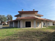 casa indipendente in vendita a Borgomanero