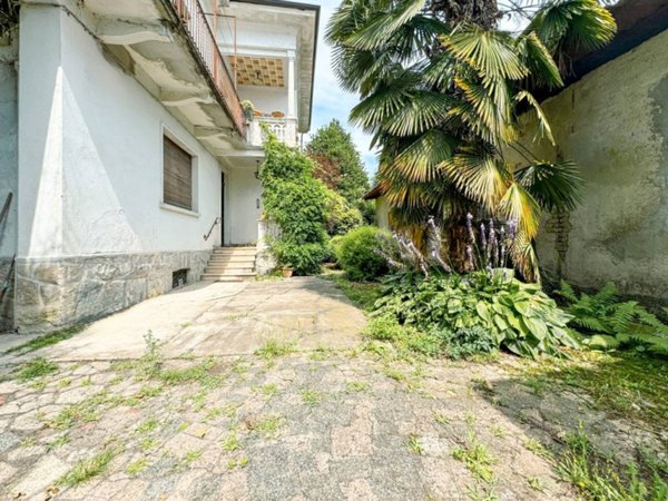 casa indipendente in vendita a Borgomanero