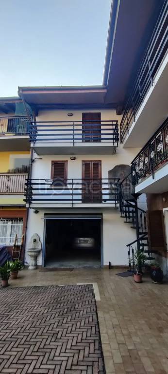 casa indipendente in vendita a Borgomanero
