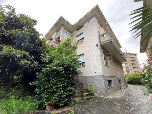 casa indipendente in vendita a Borgomanero