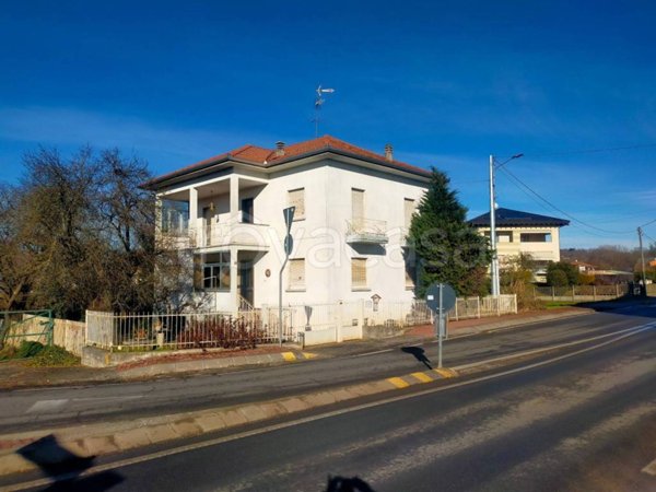 casa indipendente in vendita a Borgomanero