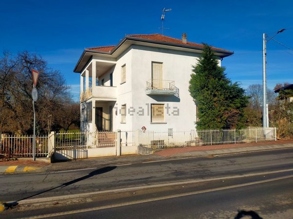 casa indipendente in vendita a Borgomanero