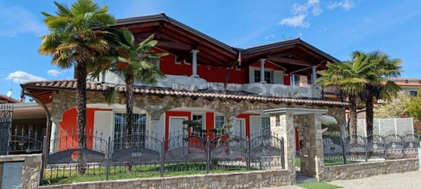 casa indipendente in vendita a Borgomanero