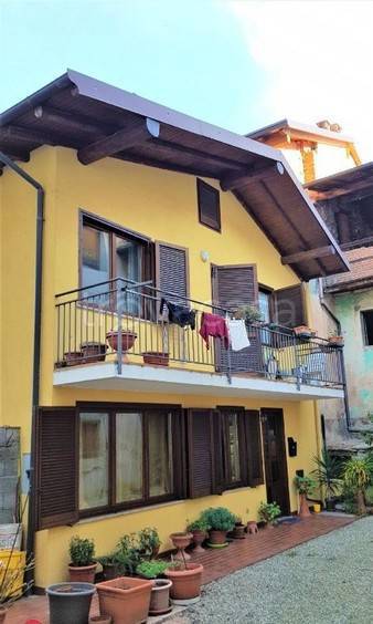 casa indipendente in vendita a Borgomanero