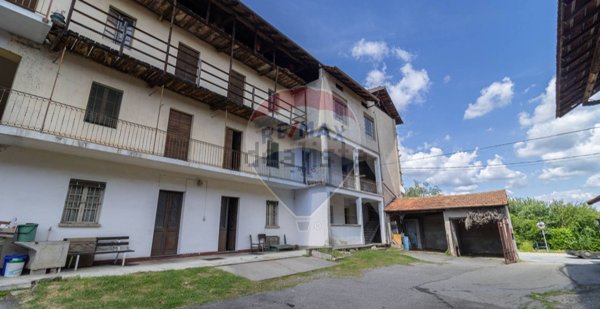 casa indipendente in vendita a Borgomanero
