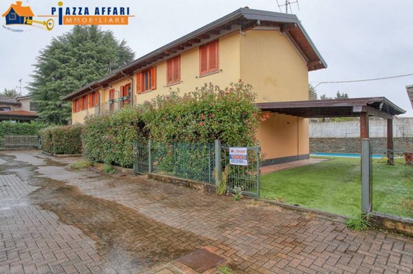 casa indipendente in vendita a Borgomanero