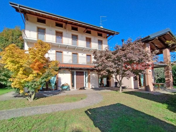 casa indipendente in vendita a Borgomanero