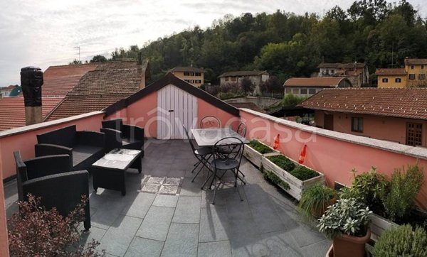casa indipendente in vendita a Borgomanero