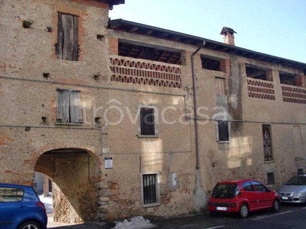 casale in vendita a Borgomanero in zona Santa Cristina