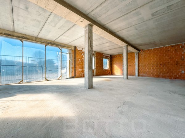 appartamento in vendita a Borgomanero in zona Santa Cristina