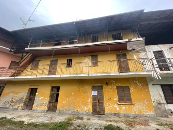 casa indipendente in vendita a Borgomanero in zona San Marco