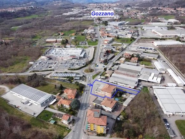 negozio in vendita a Borgomanero
