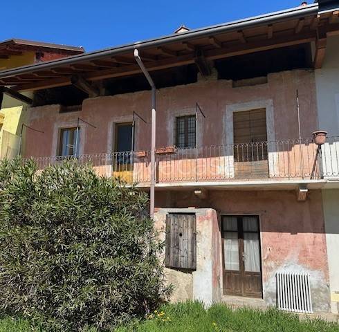 casa indipendente in vendita a Borgomanero