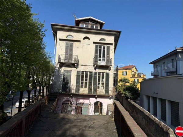 casa semindipendente in vendita a Borgomanero