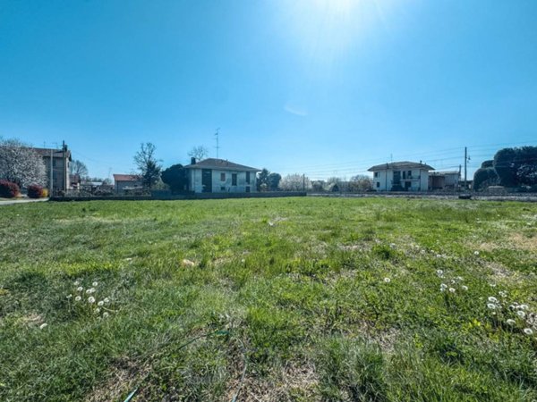 terreno agricolo in vendita a Borgomanero in zona San Marco