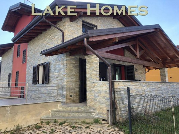 casa indipendente in vendita a Borgomanero