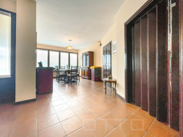 casa indipendente in vendita a Borgomanero