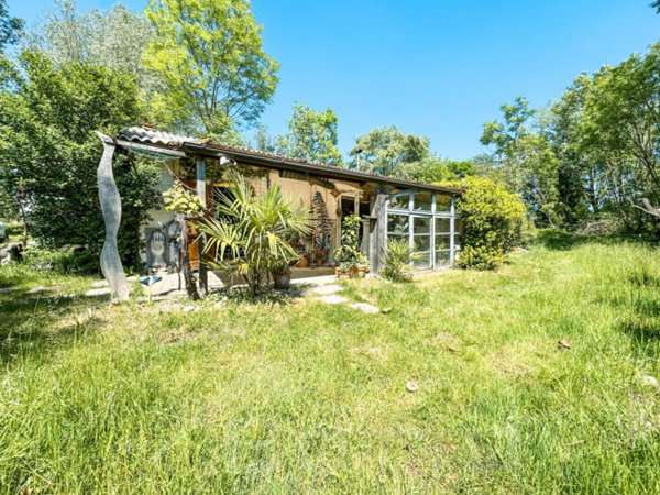 casa indipendente in vendita a Borgomanero