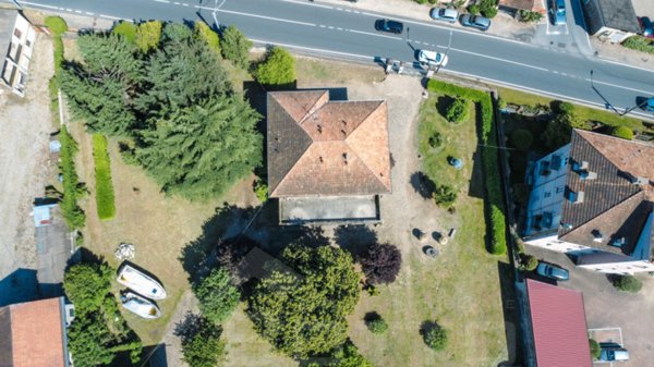 casa indipendente in vendita a Borgomanero