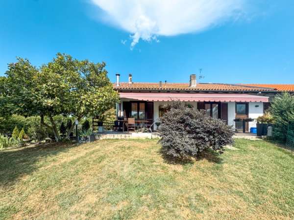 casa indipendente in vendita a Borgomanero