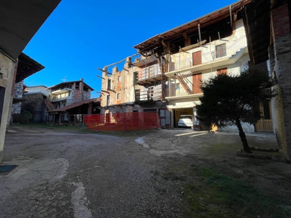 intera palazzina in vendita a Borgomanero