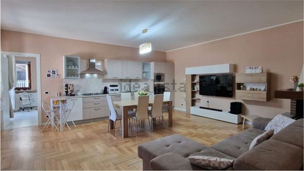 appartamento in vendita a Borgomanero in zona Santa Cristina