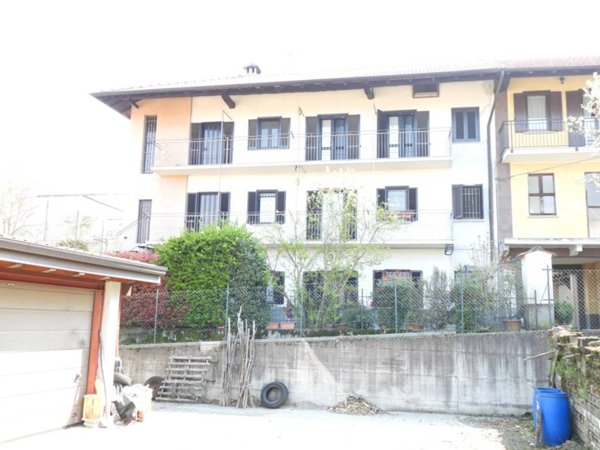 casa indipendente in vendita a Borgomanero