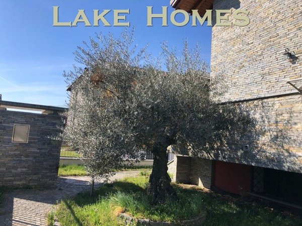 casa indipendente in vendita a Borgomanero